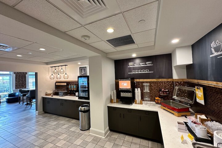 Hampton Inn & Suites Huntington Downtown