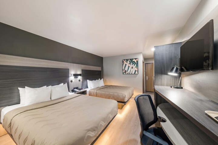 Quality Inn & Suites North Mesquite I-30