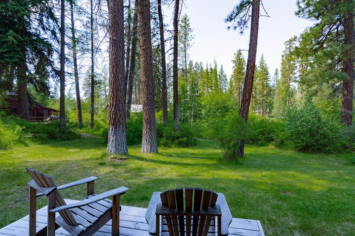 Lake Creek Lodge
