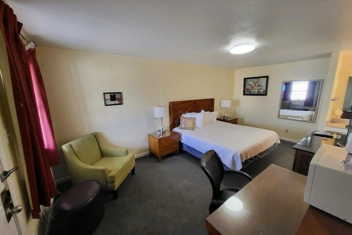 Room 38 of 98