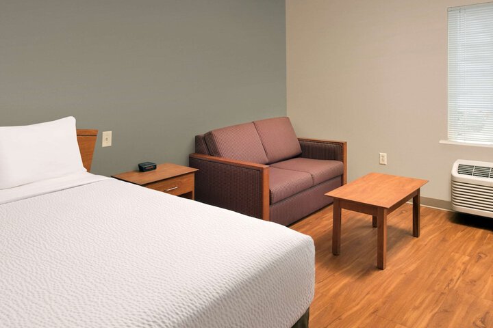 Room 17 of 18