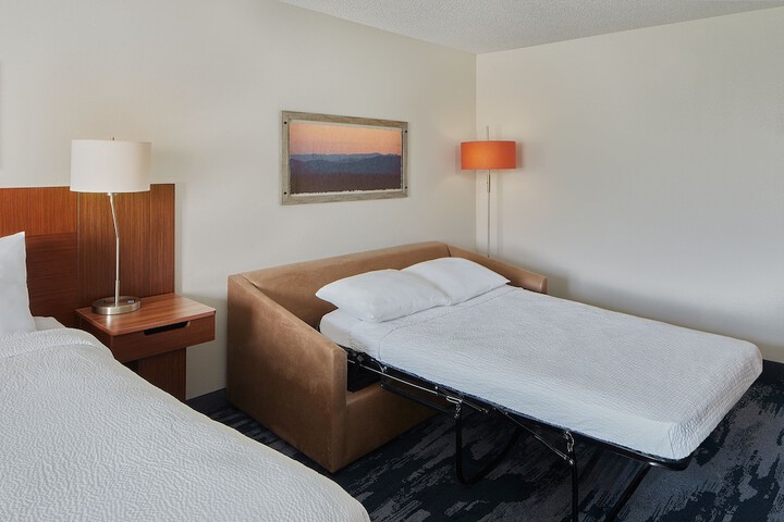 Room 12 of 21
