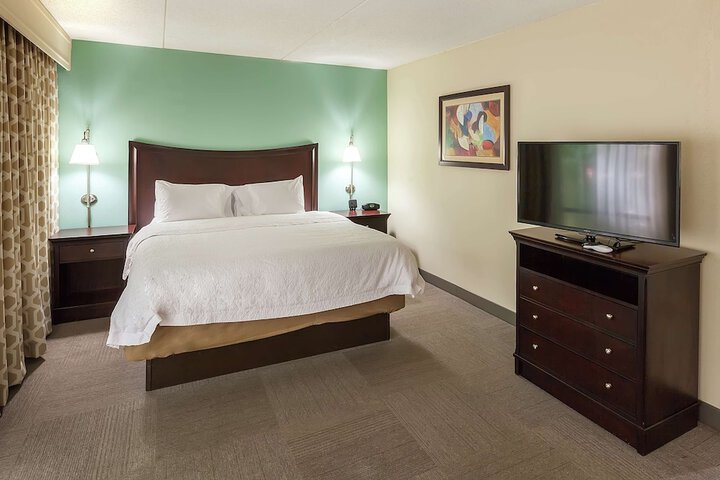 Room 17 of 38