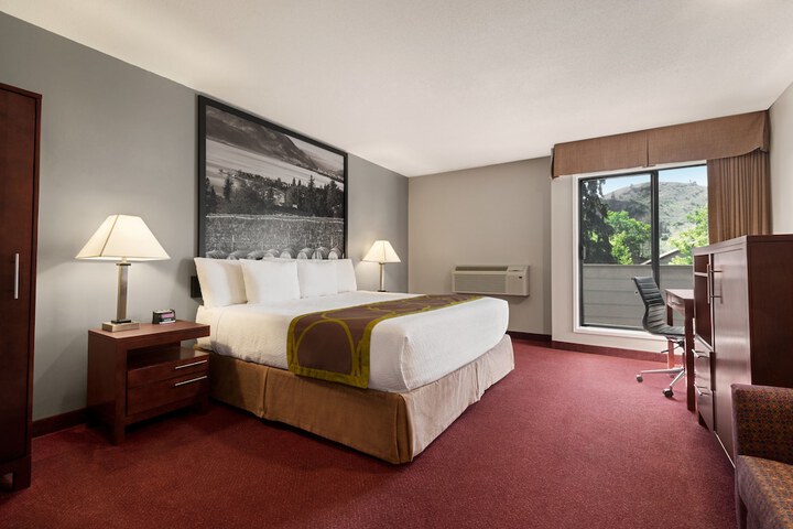 Room 34 of 53
