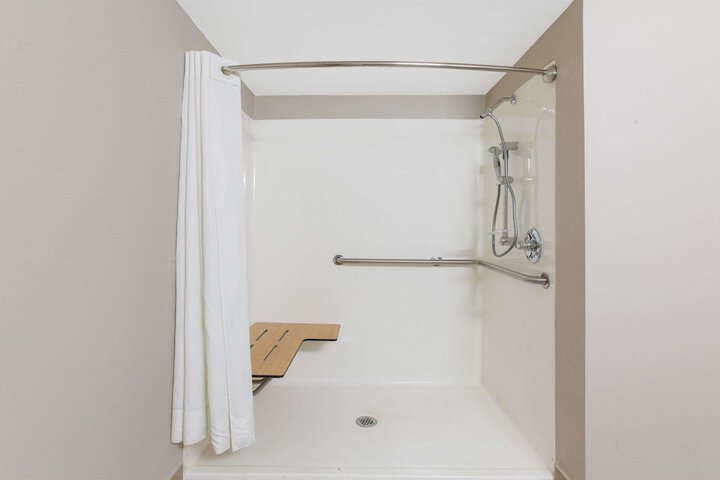 Room 15 of 19