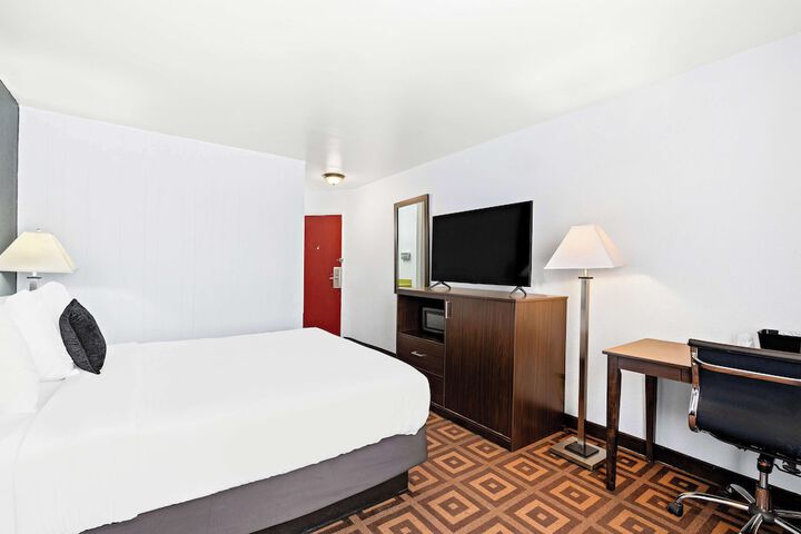 Room 27 of 30