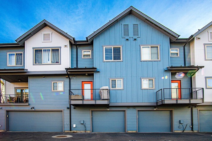 2BD Sweetwater Condo - Community Park Pool + Hot Tub
