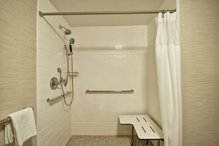 Room 17 of 30