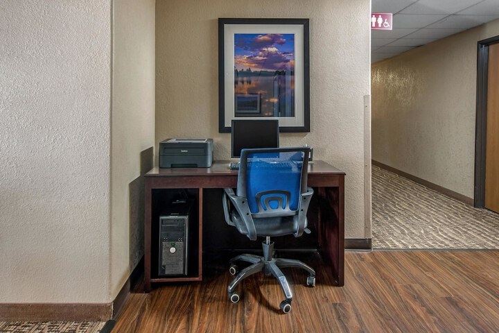 Business Center 40 of 40