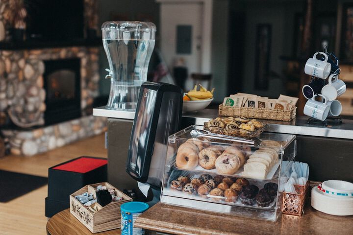 Breakfast/Coffee Service 20 of 27