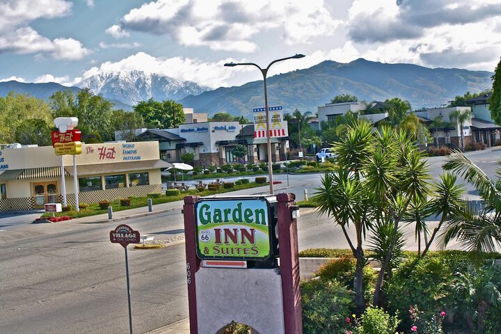 Garden Inn & Suites