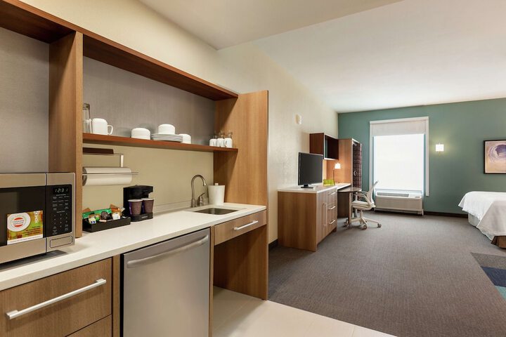 Room 16 of 28