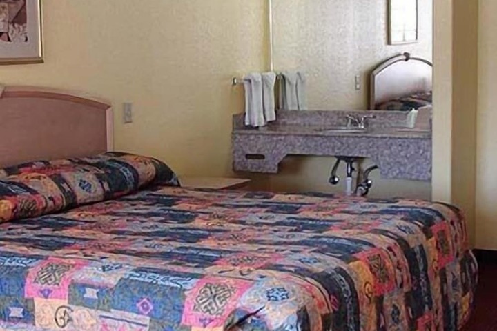 Room 23 of 45