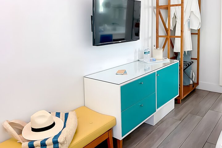 Room 52 of 67