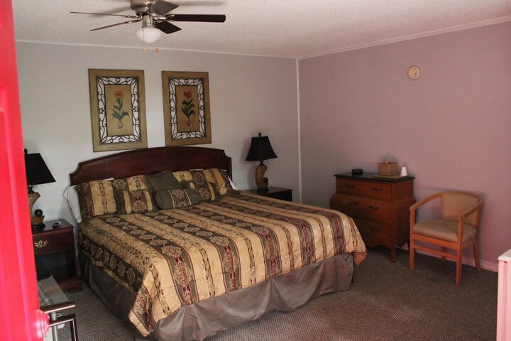 Room 105 of 219