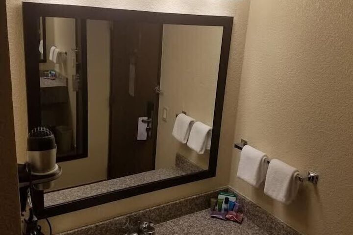 Room 35 of 49