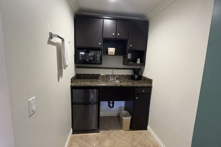 Garden Inn & Suites