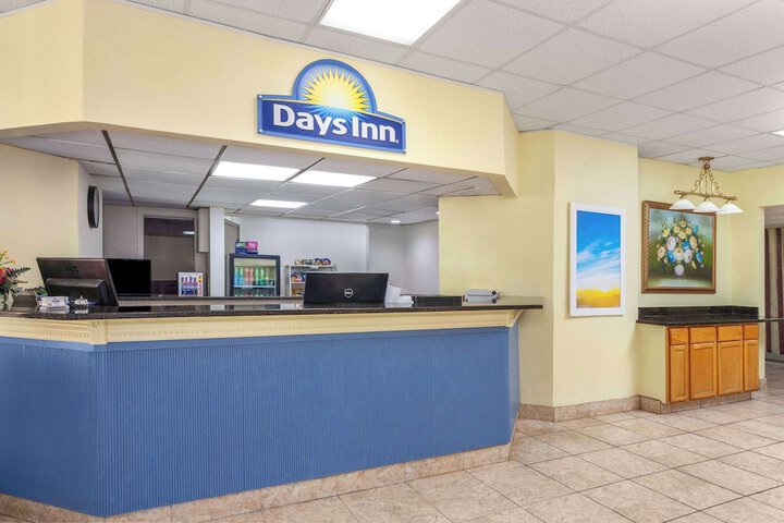 Days Inn by Wyndham Shelby