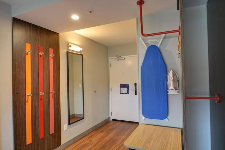 Room 13 of 48