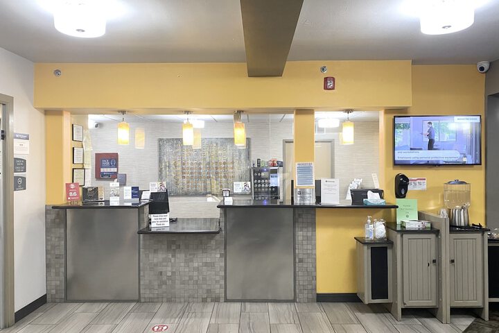 Best Western Plus The Four Corners Inn