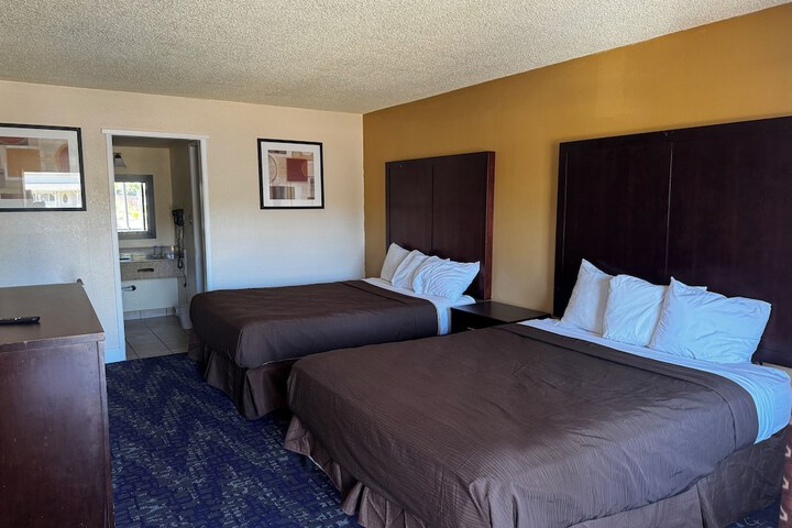Room 2 of 7