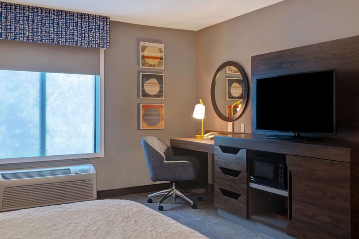 Room 8 of 33