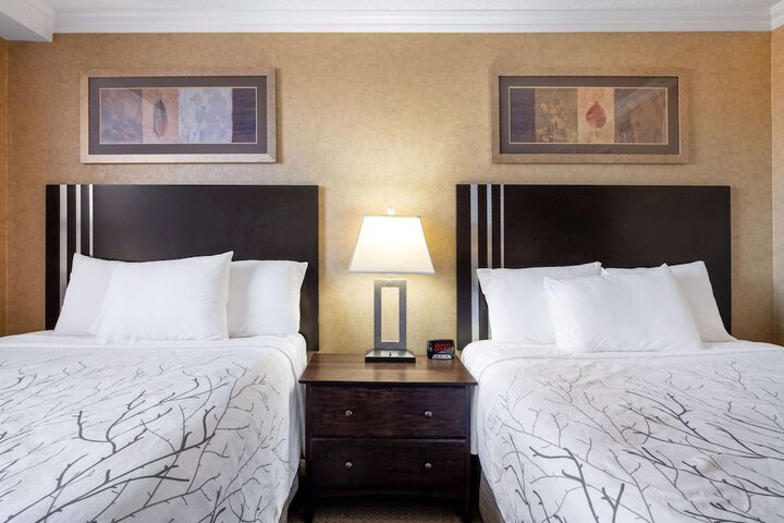 Room 8 of 35