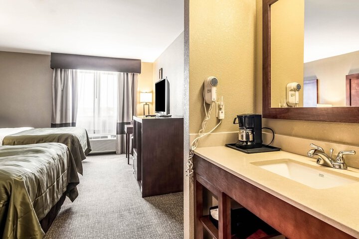 Room 11 of 30