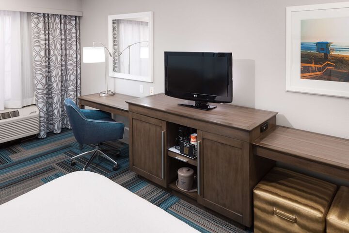 Room 17 of 38