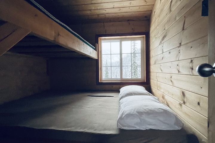 Snowy Mountain Lodge