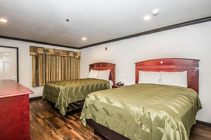 Room 10 of 17