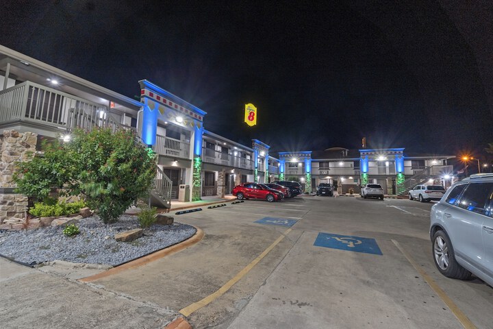 Hotel 3 of 54