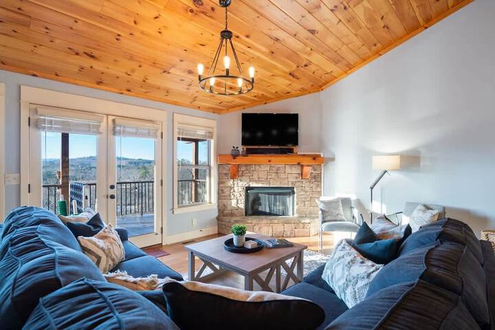 Gorgeous Blue Ridge Views Spacious Retreat With spa