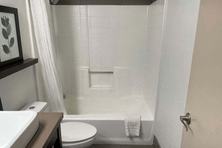 Room 21 of 32