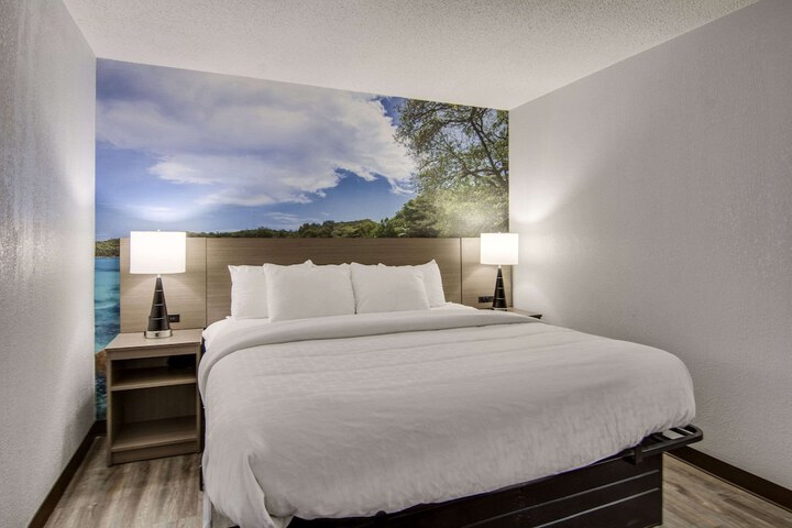 Room 72 of 129