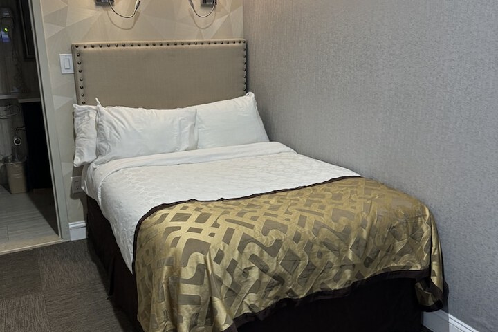 Room 37 of 45