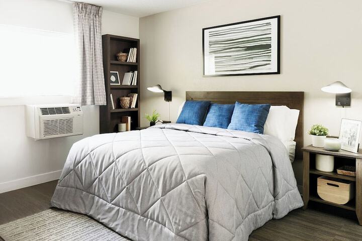 InTown Suites Extended Stay Chicago IL - Elk Grove / OHare