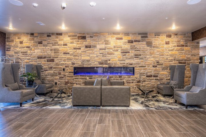 Cobblestone Hotel & Suites - Waukesha / West Milwaukee