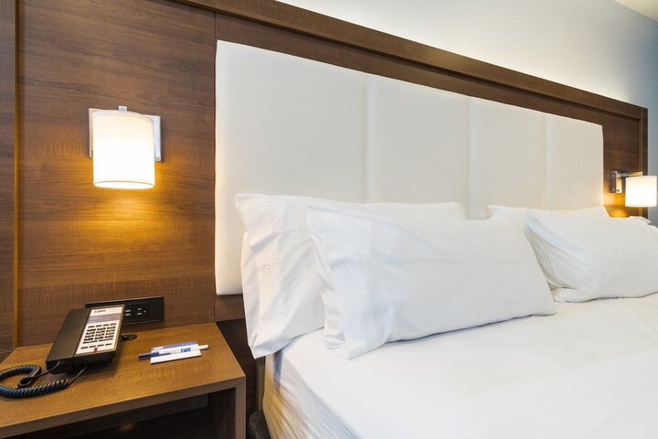 Room 45 of 68