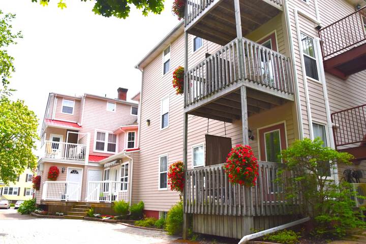 Hotel 4 of 183
