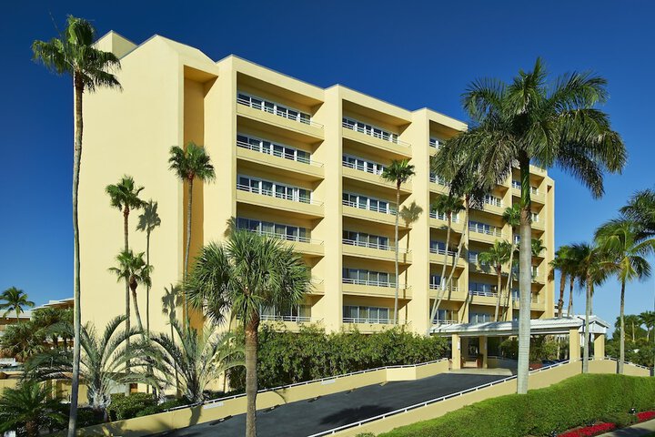 Edgewater Beach Hotel