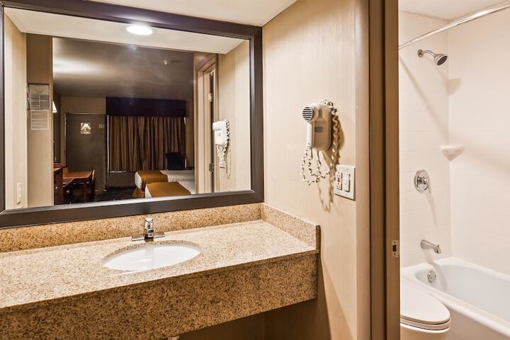 Room 18 of 27