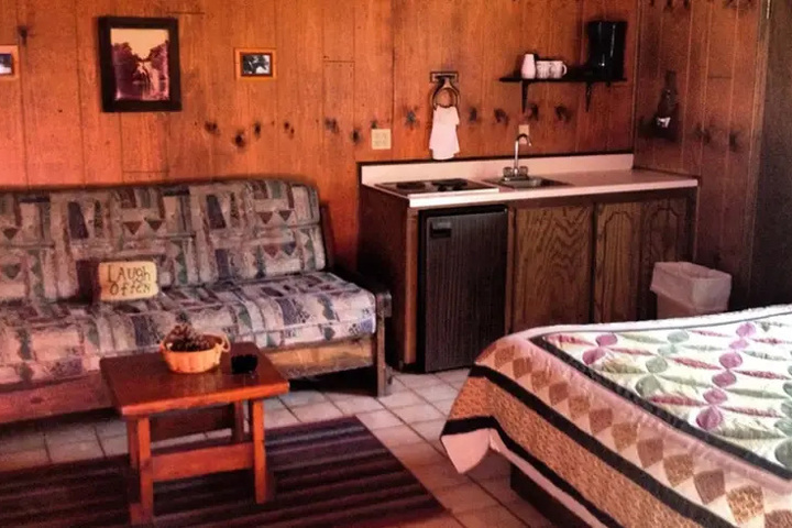 Turner Falls Inn