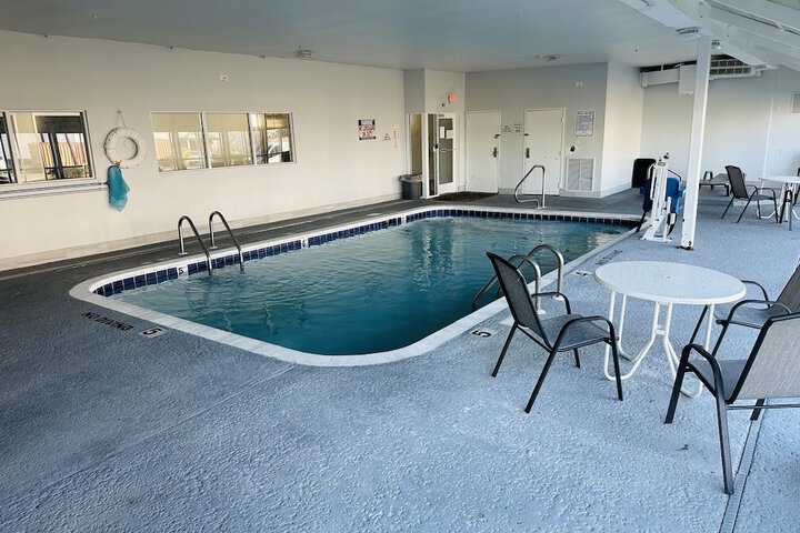 Pool 4 of 16