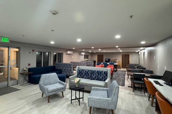 Holiday Inn Express & Suites Sandy - South Salt Lake City by IHG