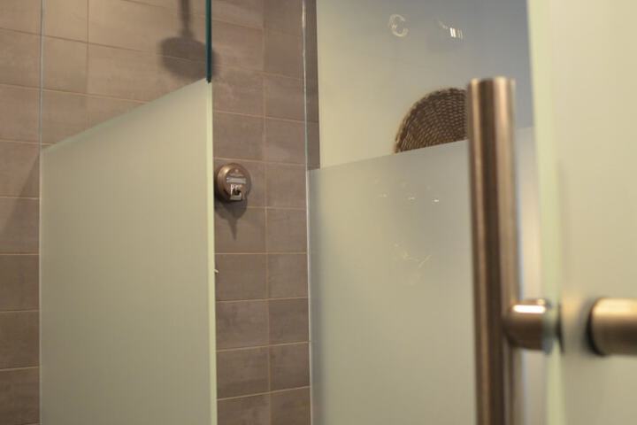 Stonebreaker Hotel