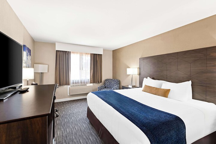 Room 21 of 35