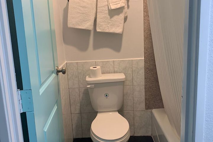 Room 15 of 33