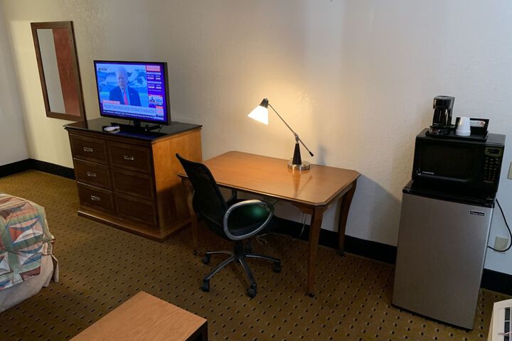 Room 17 of 24
