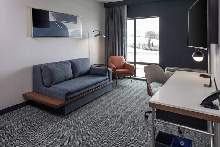 Room 13 of 34
